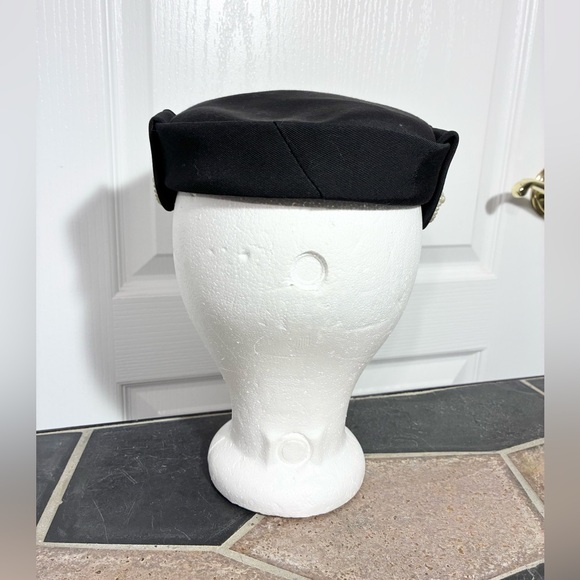 60s Structured Pillbox Hat Double Pearl Brooch Tabs Black Vintage - Picture 4 of 8